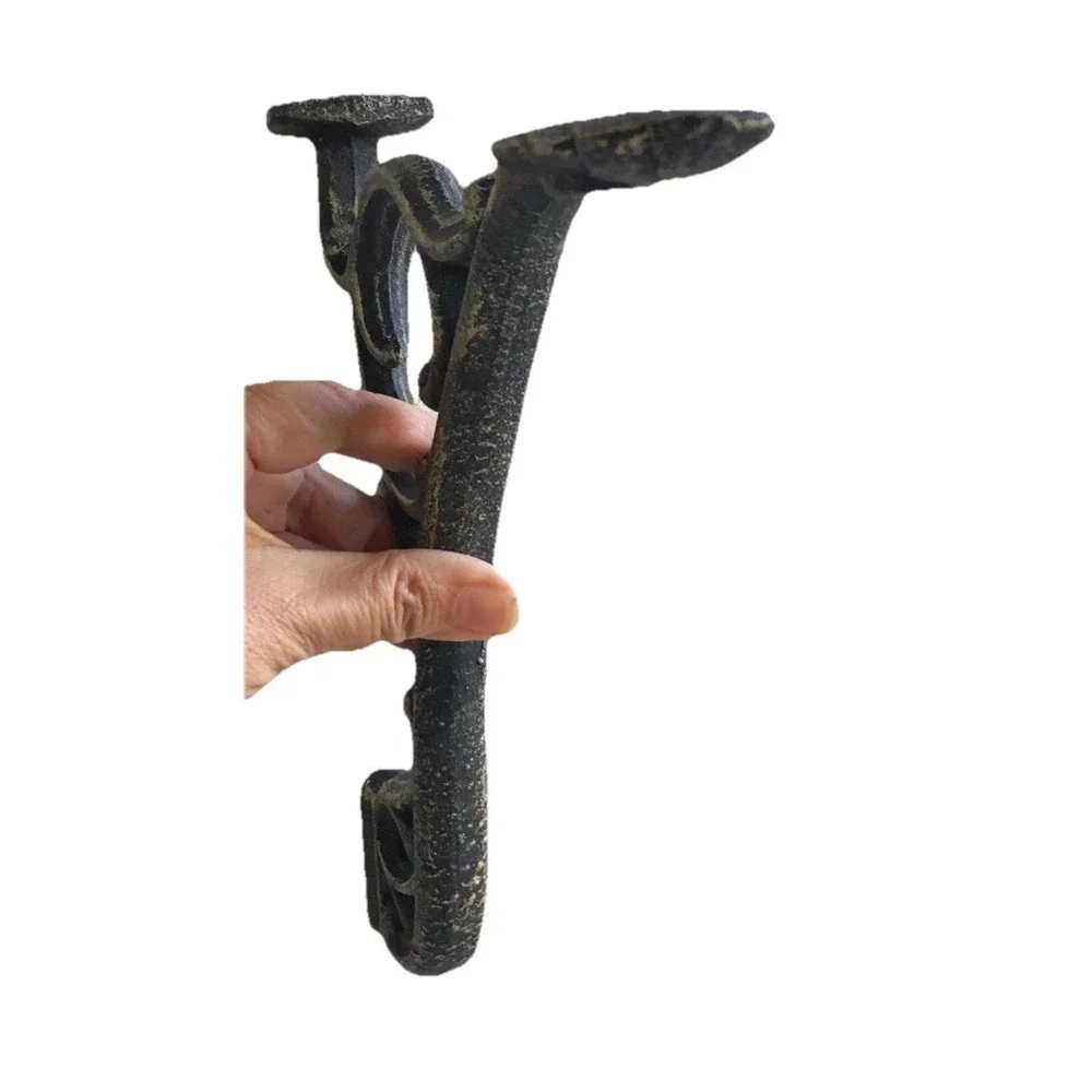 2 Heavy Cast Iron Shelf Brackets Vintage Metal Shelf Brackets‎ Architectural VTG